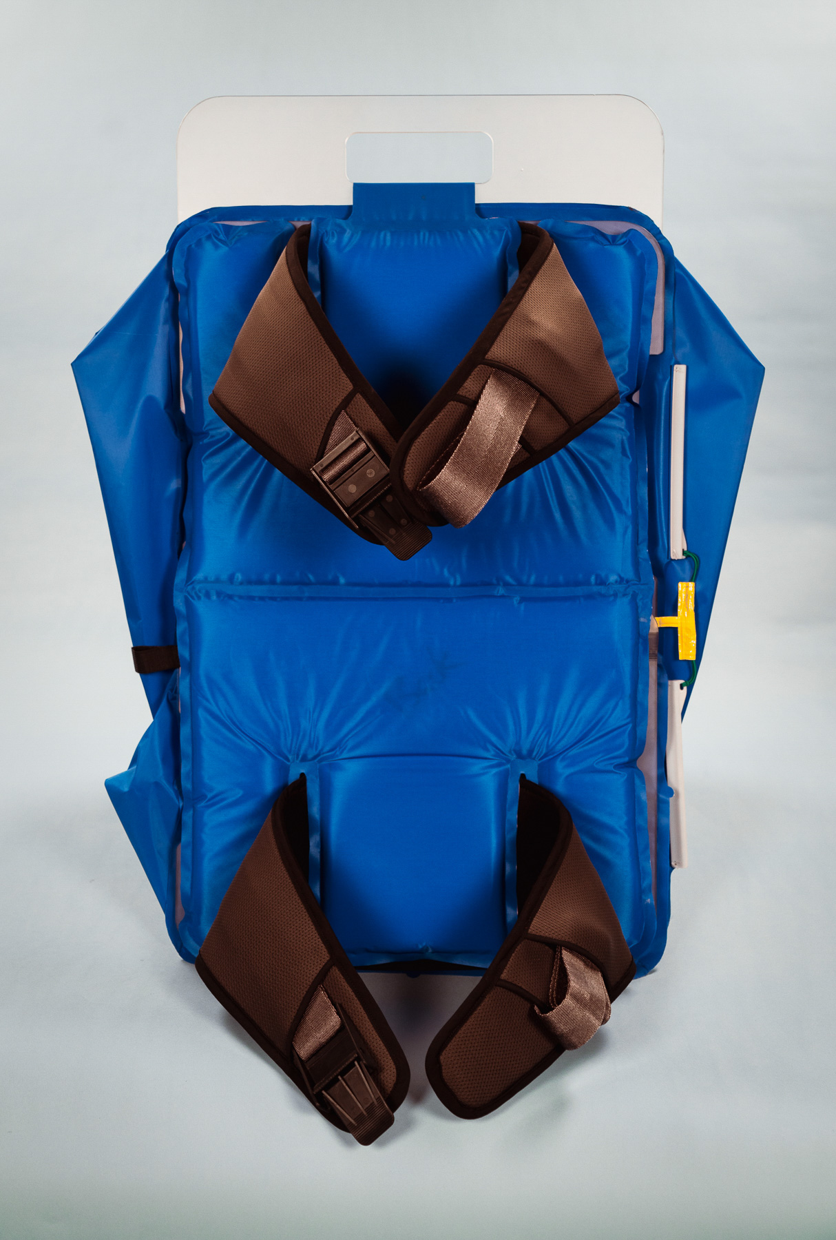 Kyphotic wedge air cushion for patient positioning during imaging